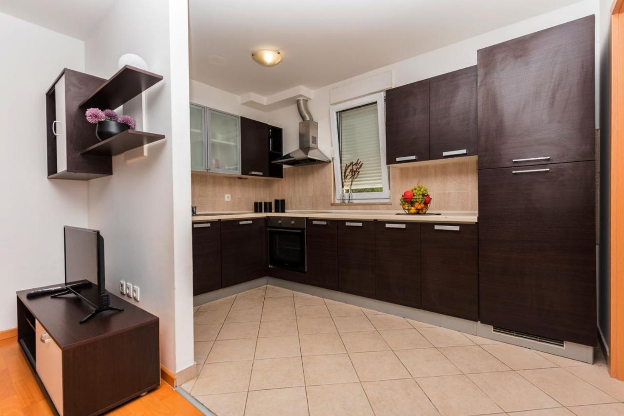 Apartment Sea View In Makarska, Free Parking Εξωτερικό φωτογραφία